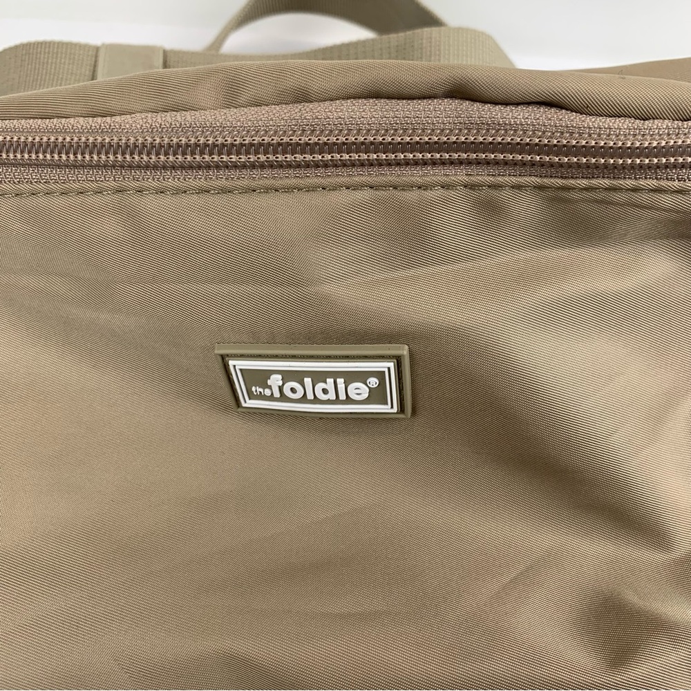 NWOT The Foldie Crossbody Travel Bag Taupe Beige RFID Safe Cut-Proof Strap - Picture 4 of 11